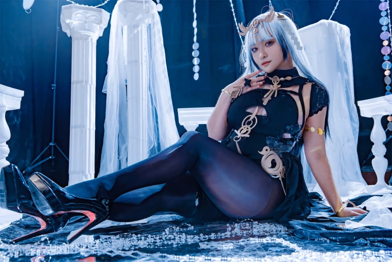 洛璃LoLiSAMA《埃姆登》主题写真：53张全套美图
