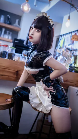洛璃LoLiSAMA《半球女仆》主题写真：38张全套美图