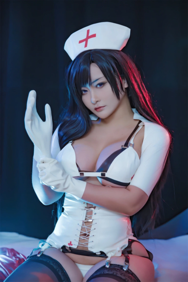 洛璃LoLiSAMA《蒂法护士》主题写真：65张全套美图