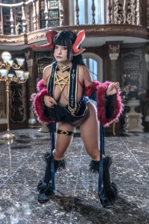 洛璃LoLiSAMA《撒旦》主题写真：49张全套美图