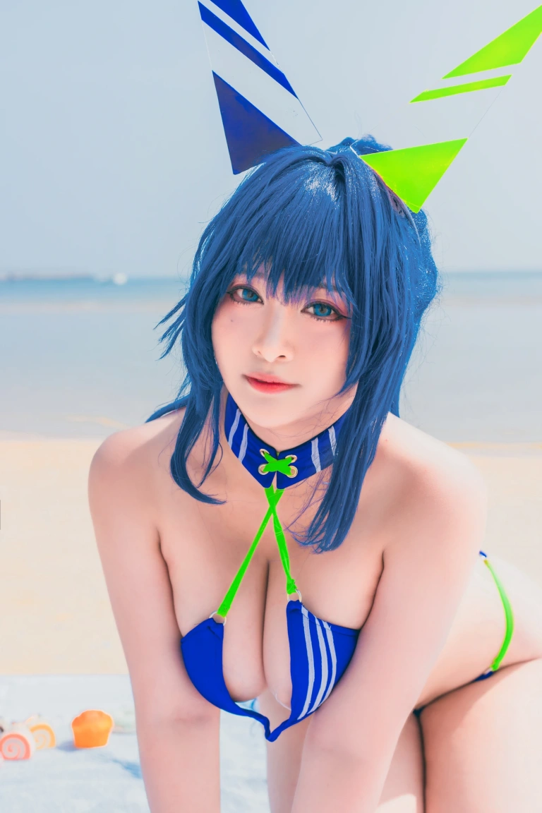 洛璃LoLiSAMA《热恋的盛夏 花园泳装》主题写真：66张全套美图