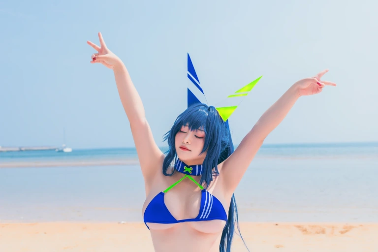 洛璃LoLiSAMA《热恋的盛夏 花园泳装》主题写真：66张全套美图