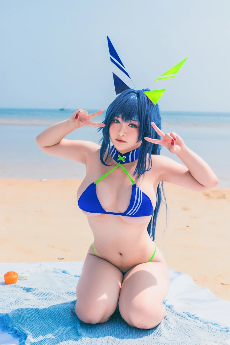 洛璃LoLiSAMA《热恋的盛夏 花园泳装》主题写真：66张全套美图