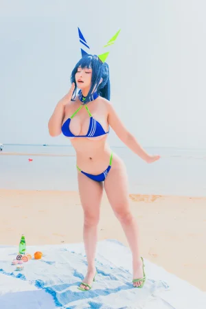 洛璃LoLiSAMA《热恋的盛夏 花园泳装》主题写真：66张全套美图