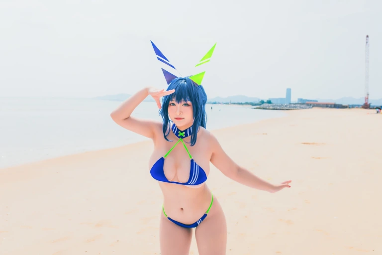 洛璃LoLiSAMA《热恋的盛夏 花园泳装》主题写真：66张全套美图
