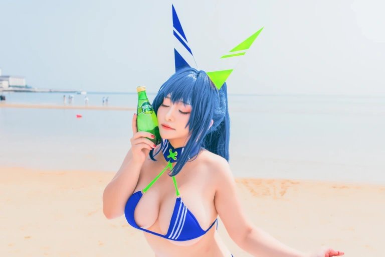 洛璃LoLiSAMA《热恋的盛夏 花园泳装》主题写真：66张全套美图