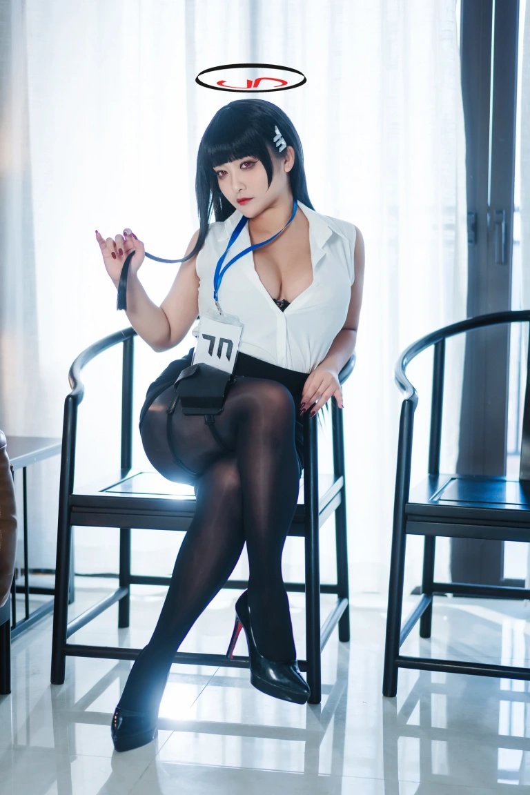 洛璃LoLiSAMA《蔚蓝档案 莉音》主题写真：72张全套美图，含1个视频