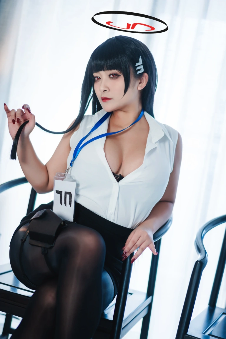 洛璃LoLiSAMA《蔚蓝档案 莉音》主题写真：72张全套美图，含1个视频