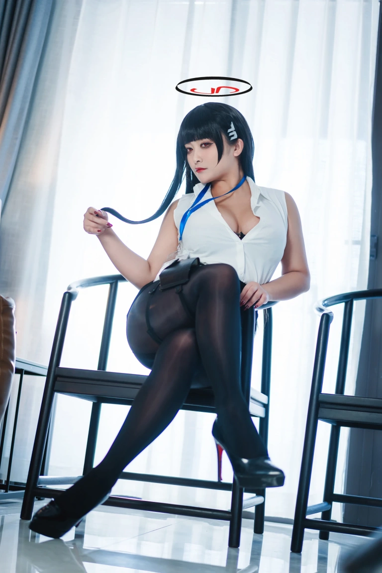 洛璃LoLiSAMA《蔚蓝档案 莉音》主题写真：72张全套美图，含1个视频