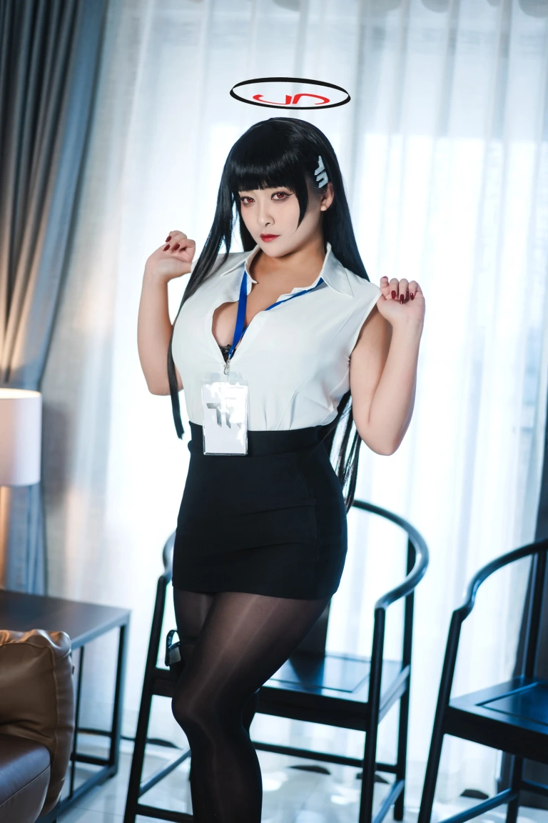 洛璃LoLiSAMA《蔚蓝档案 莉音》主题写真：72张全套美图，含1个视频
