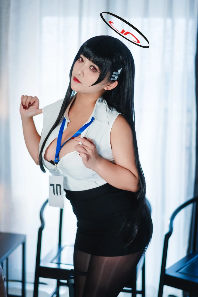 洛璃LoLiSAMA《蔚蓝档案 莉音》主题写真：72张全套美图，含1个视频