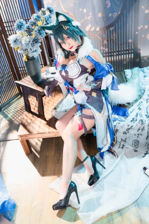 洛璃LoLiSAMA《驭空》主题写真：76张全套美图