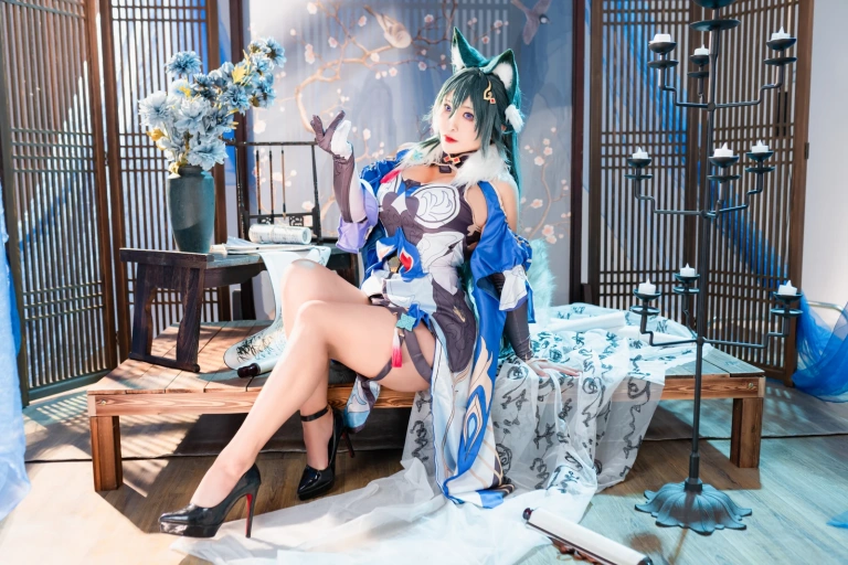 洛璃LoLiSAMA《驭空》主题写真：76张全套美图