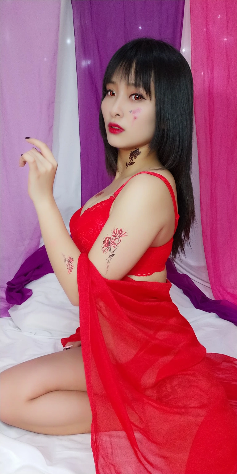 洛璃LoLiSAMA《红女妖》主题写真：93张全套美图，含7个视频