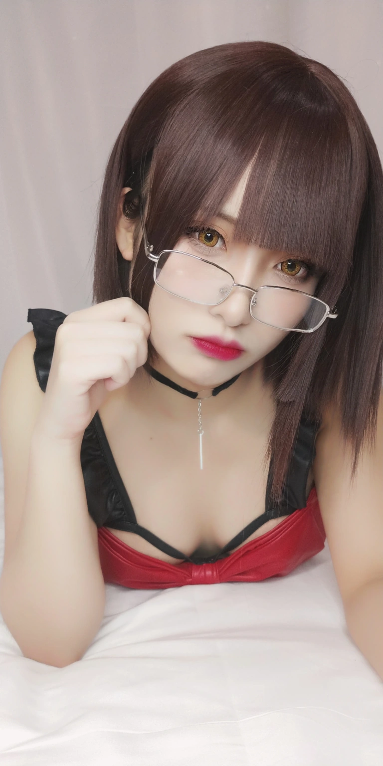 洛璃LoLiSAMA《红色蝴蝶结妹妹》主题写真：99张全套美图，含7个视频