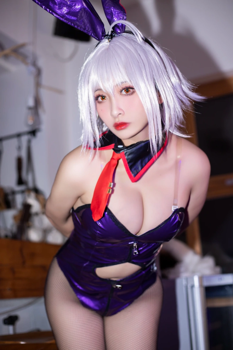 洛璃LoLiSAMA《FGO 黑贞兔子》主题写真：42张全套美图，含1个视频