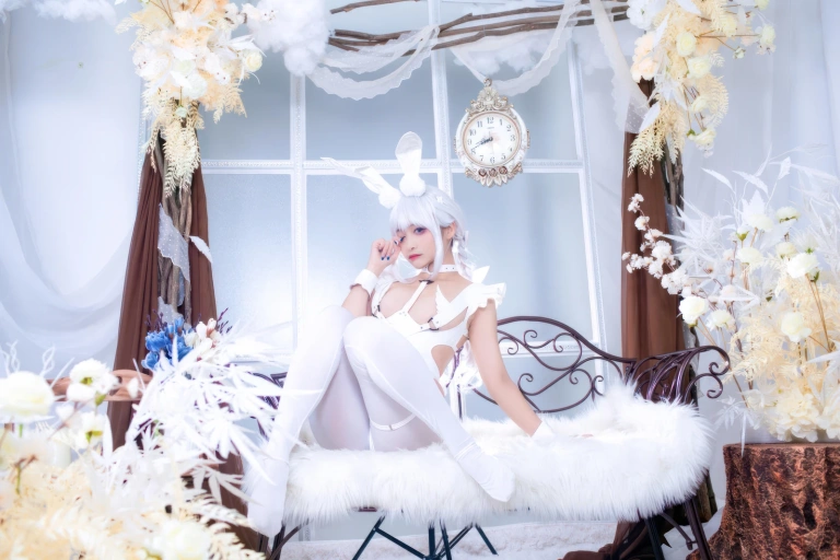 洛璃LoLiSAMA《碧蓝航线 恶毒白兔》主题写真：51张全套美图