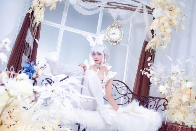 洛璃LoLiSAMA《碧蓝航线 恶毒白兔》主题写真：51张全套美图