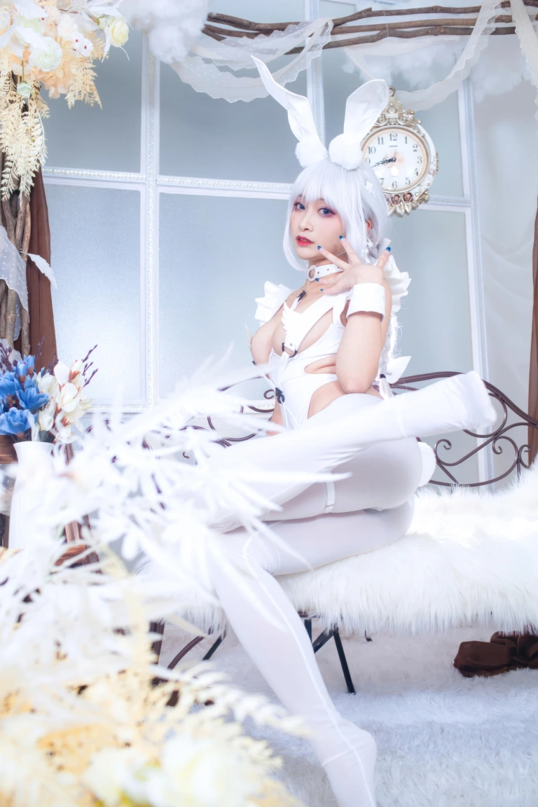 洛璃LoLiSAMA《碧蓝航线 恶毒白兔》主题写真：51张全套美图