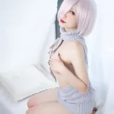 洛璃LoLiSAMA《玛修露背毛衣》主题写真：23张全套美图