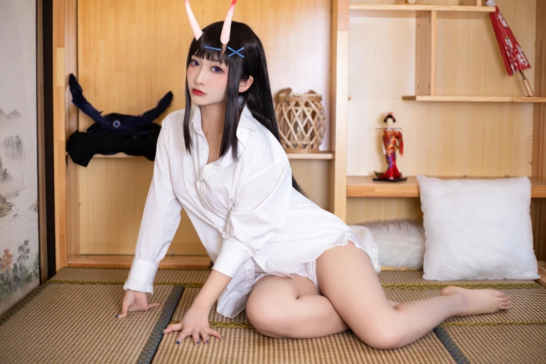 洛璃LoLiSAMA《碧蓝航线 能代衬衣》主题写真：73张全套美图