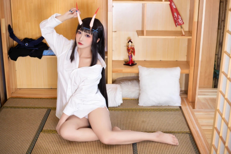 洛璃LoLiSAMA《碧蓝航线 能代衬衣》主题写真：73张全套美图