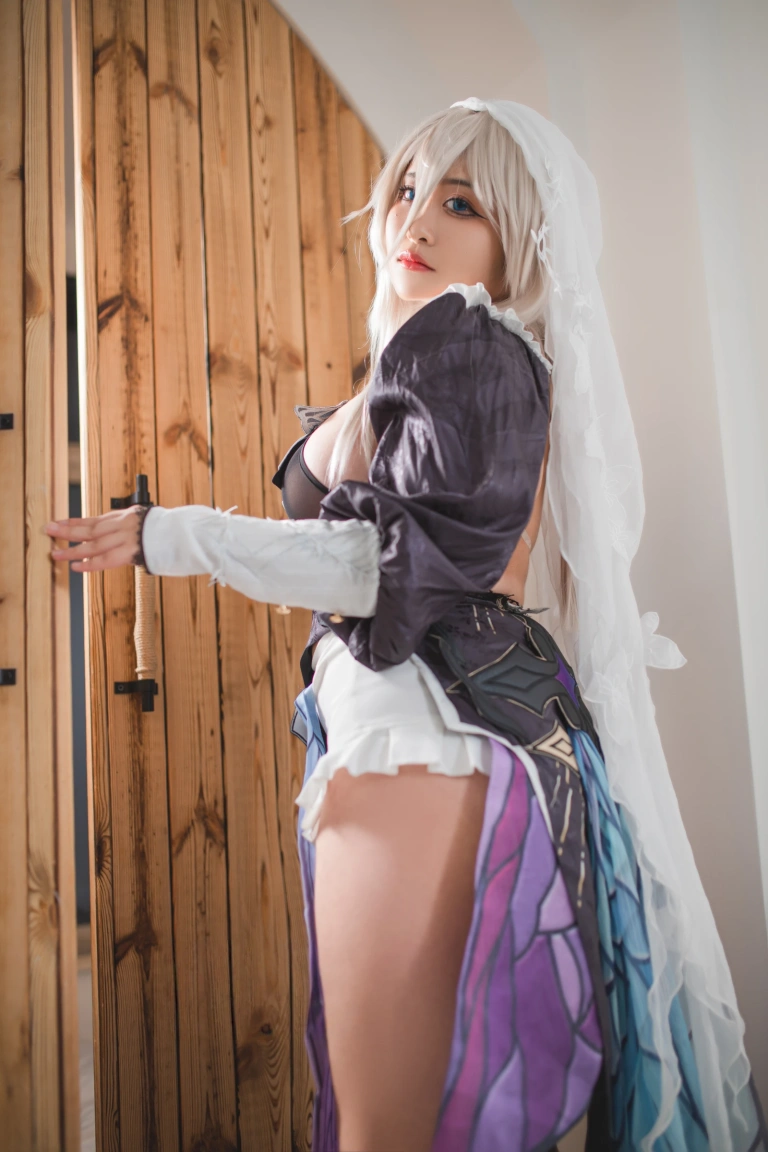 洛璃LoLiSAMA《崩坏3 阿波尼亚》主题写真：72张全套美图