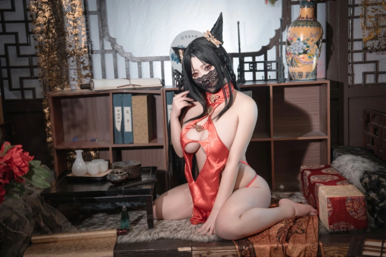 洛璃LoLiSAMA《碧蓝航线 海筹 醒梦芳醇》主题写真：69张全套美图
