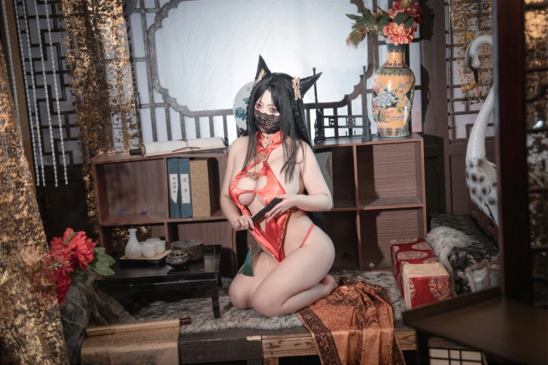 洛璃LoLiSAMA《碧蓝航线 海筹 醒梦芳醇》主题写真：69张全套美图
