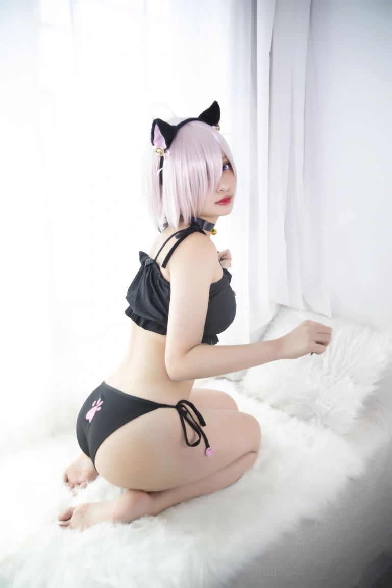 洛璃LoLiSAMA《FGO 玛修 猫咪》主题写真：24张全套美图