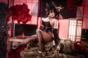 洛璃LoLiSAMA《碧蓝航线 近江 原皮》主题写真：67张全套美图