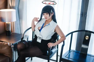 洛璃LoLiSAMA《蔚蓝档案 调月莉音》主题写真：72张全套美图，含1个视频