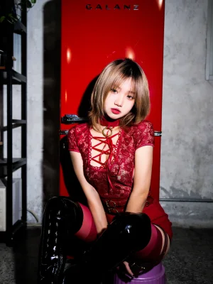 柒柒_Lust77《红》主题写真：58张全套美图