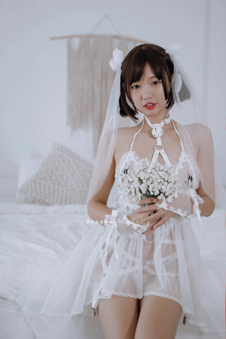 柒柒_Lust77《婚纱》主题写真：53张全套美图