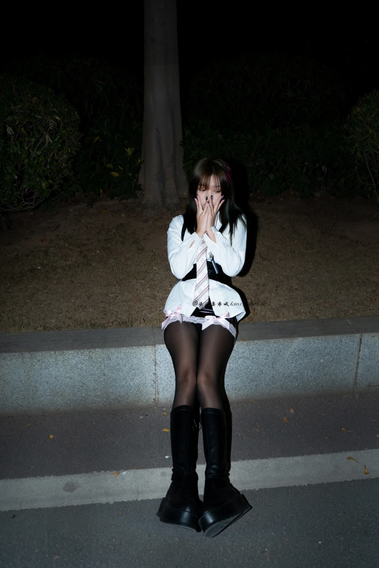 柒柒_Lust77《车内》主题写真：47张全套美图