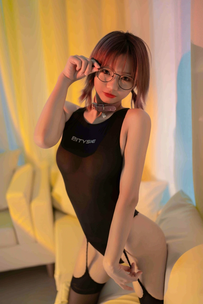 柒柒_Lust77《竞泳水着》主题写真：82张全套美图