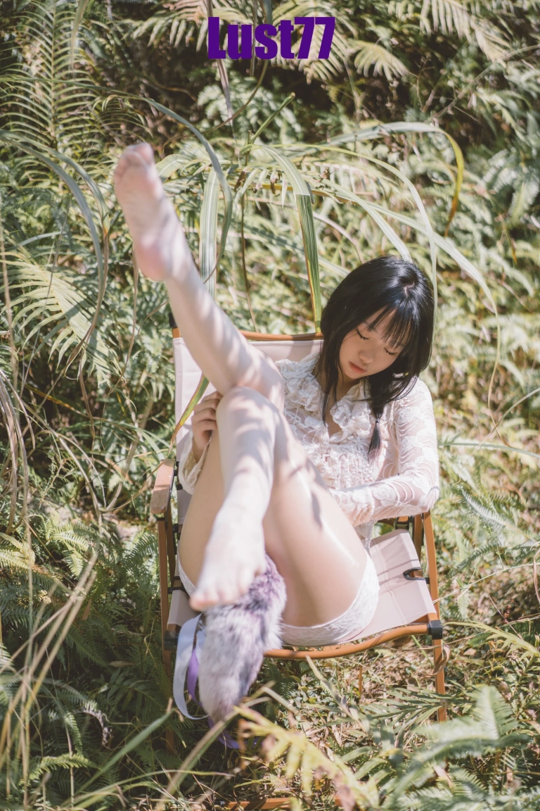 柒柒_Lust77《夏树繁花》主题写真：64张全套美图，含1个视频
