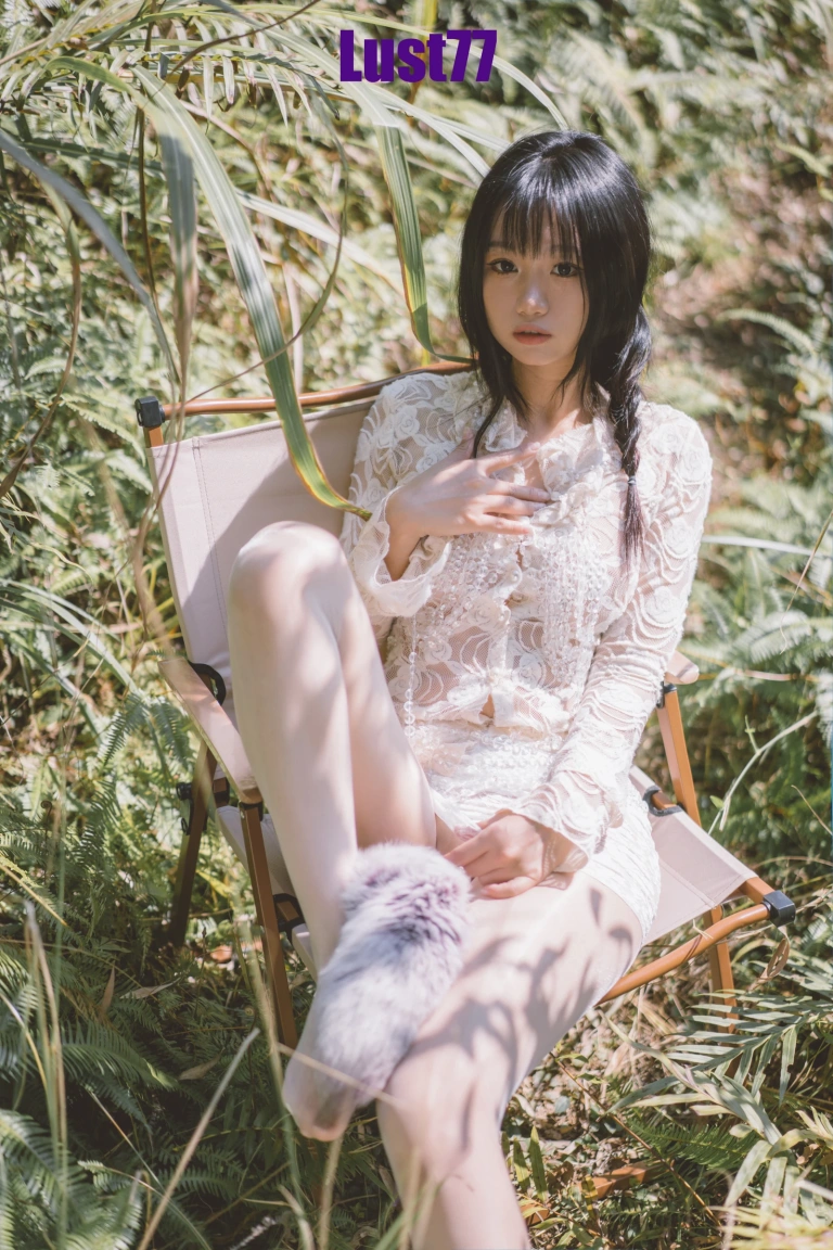 柒柒_Lust77《夏树繁花》主题写真：64张全套美图，含1个视频