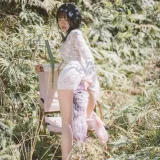 柒柒_Lust77《夏树繁花》主题写真：64张全套美图，含1个视频