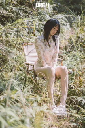 柒柒_Lust77《夏树繁花》主题写真：64张全套美图，含1个视频