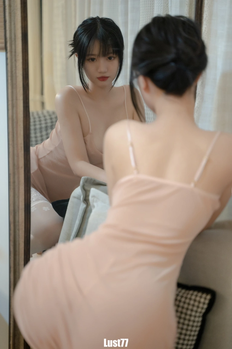 柒柒_Lust77《雾纱裙》主题写真：61张全套美图，含1个视频