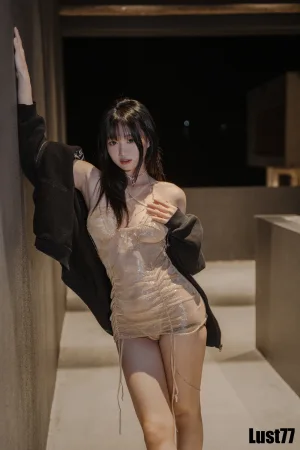 柒柒_Lust77《纸醉金迷》主题写真：90张全套美图，含1个视频