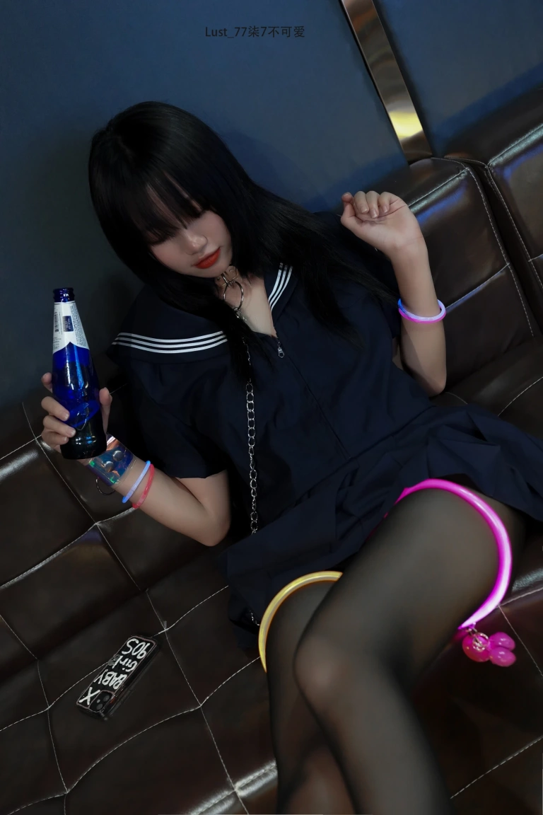 柒柒_Lust77《反差JK少女》主题写真：182张全套美图