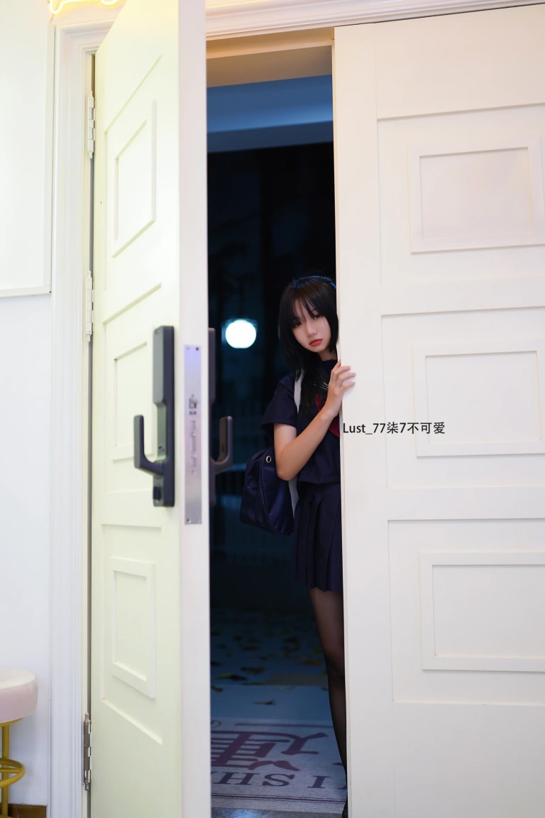 柒柒_Lust77《反差JK少女》主题写真：182张全套美图