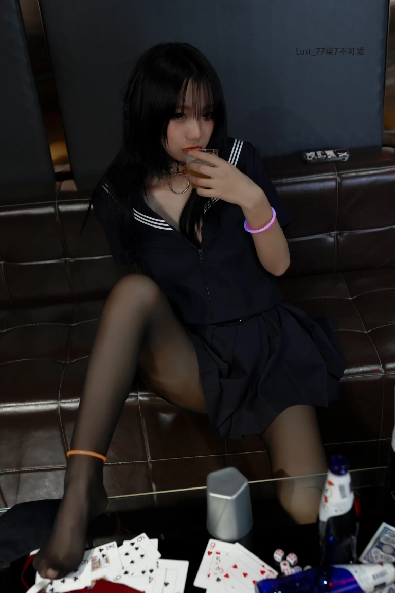 柒柒_Lust77《反差JK少女》主题写真：182张全套美图