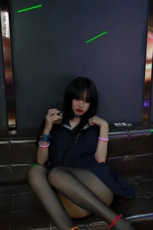 柒柒_Lust77《反差JK少女》主题写真：182张全套美图
