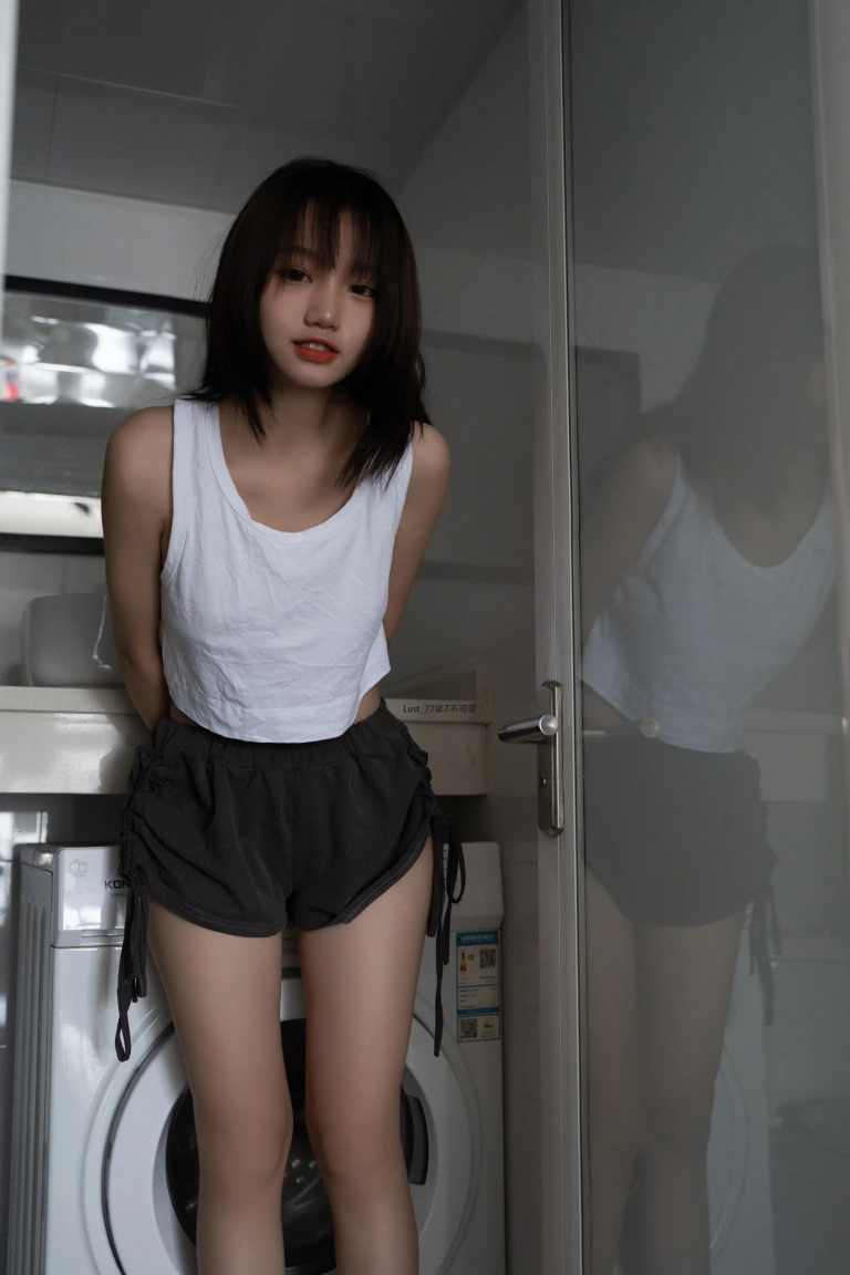 柒柒_Lust77《初恋背心》主题写真：117张全套美图