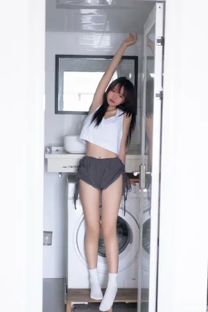 柒柒_Lust77《初恋背心》主题写真：117张全套美图