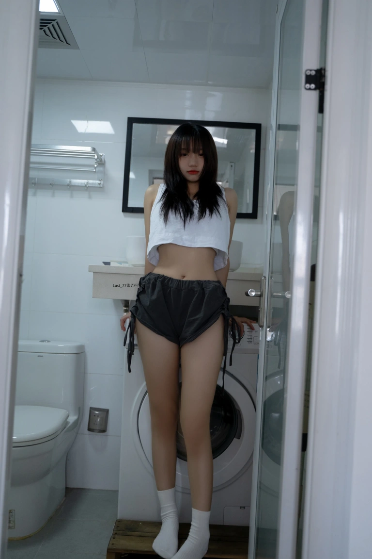 柒柒_Lust77《初恋背心》主题写真：117张全套美图