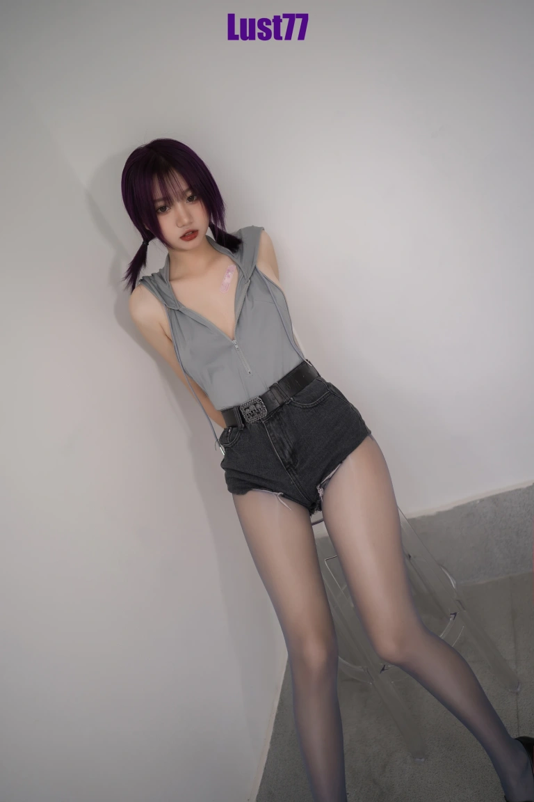 柒柒_Lust77《小灰兔》主题写真：70张全套美图，含1个视频